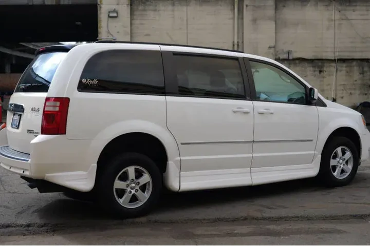 $21888 : 2010 Grand Caravan SXT image 10