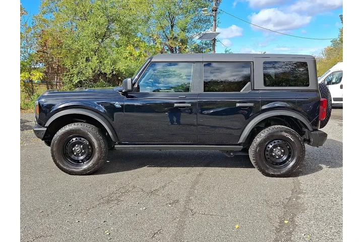 $36998 : Ford Bronco 2023 4x4 Black D image 2