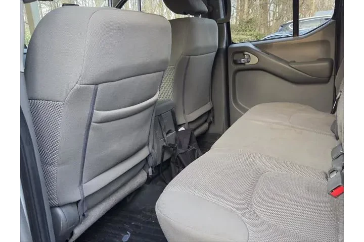 $19876 : Nissan Frontier 2019 4x4 SV image 7