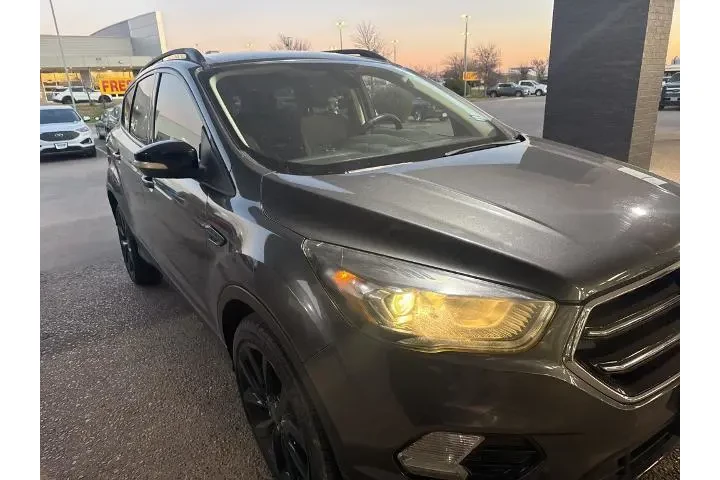 $10504 : Ford Escape 2017 Titanium 4d image 5