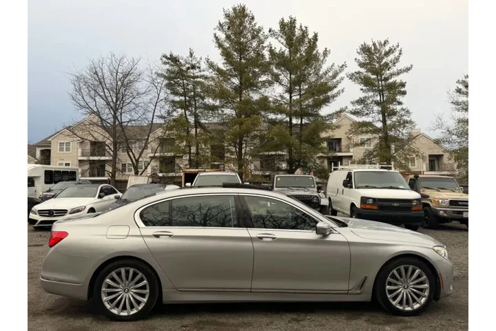 $11990 : 2017 BMW 7 Series 740i image 9