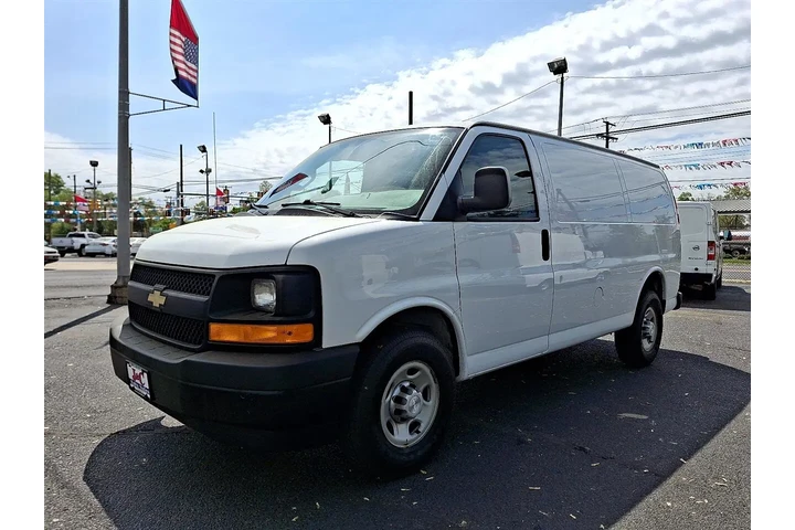 $16500 : 2017 Express 2500 Cargo image 3