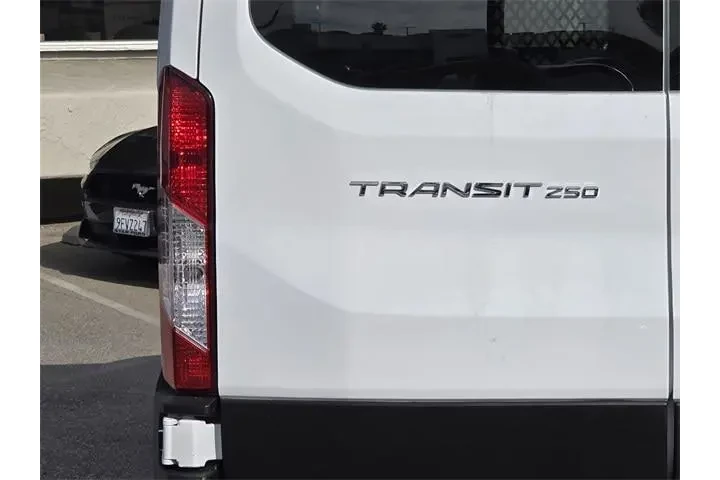 $32719 : Ford Transit 2024 250 3dr SW image 6