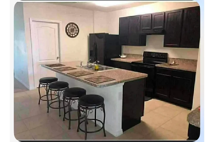 $700 : Habitación Disponible image 1