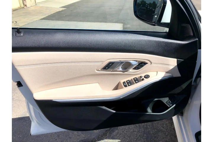 $23990 : 2019 BMW 3-Series 330i image 9