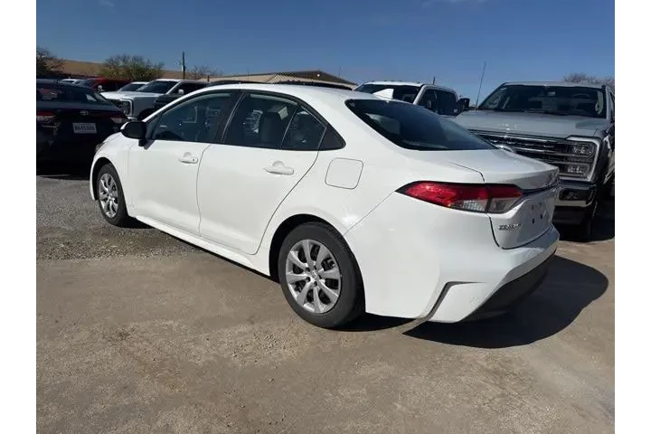 $18700 : Toyota Corolla 2024 LE 4dr S image 3