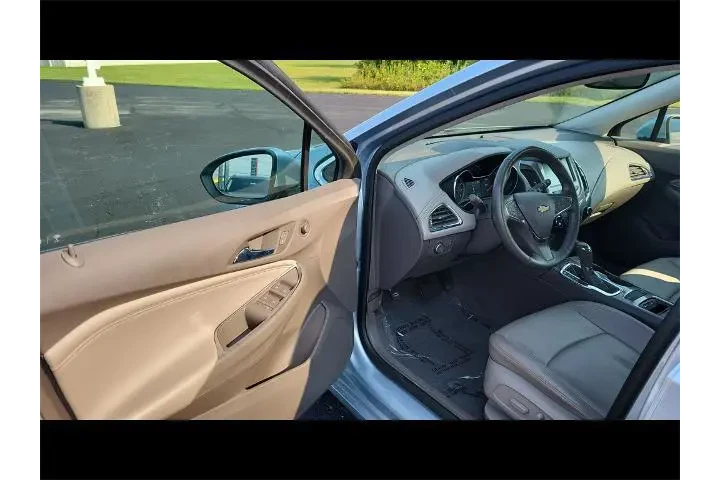 $13000 : Chevrolet Cruze 2018 Premier image 2