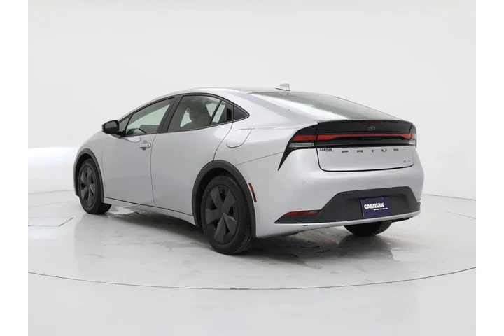 $28998 : Toyota Prius 2025 LE 4dr Hat image 2