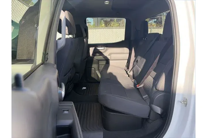 $33900 : Chevrolet Silverado 1500 202 image 8