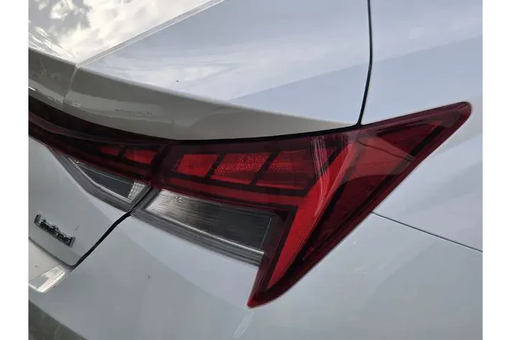 $21145 : Hyundai ELANTRA 2023 Limited image 8