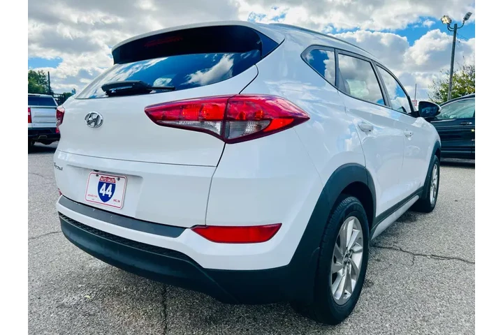 $11995 : 2017 Tucson SE image 7