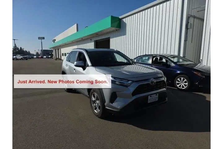 $29500 : Toyota RAV4 2025 XLE 4dr SUV image 1