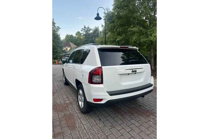 $3999 : 2014 Compass Altitude Edition image 5