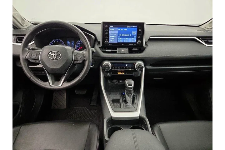 $26998 : Toyota RAV4 2019 XLE Premium image 9