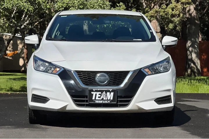$15552 : Nissan Versa 2021 SV 4dr Sed image 9