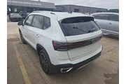 $24991 : Volkswagen Taos 2026 SE 4dr thumbnail
