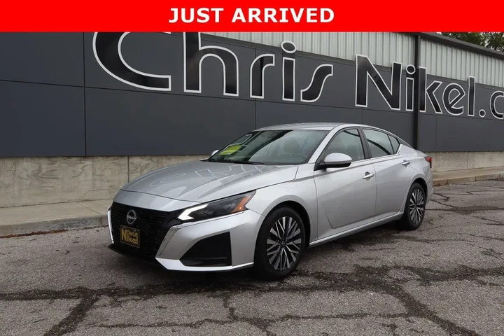 $18888 : 2023 Altima 2.5 SV image 1
