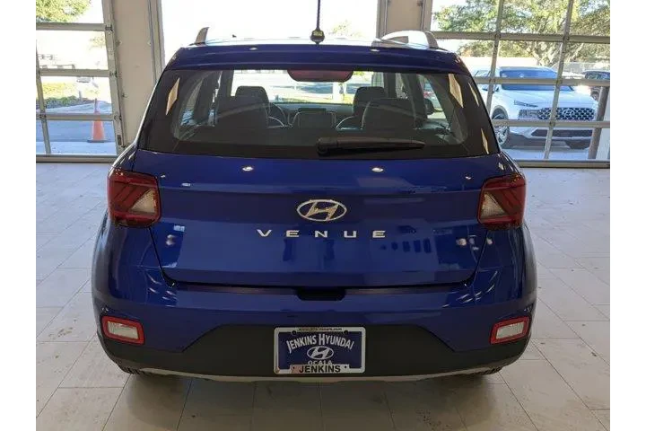$21987 : Hyundai VENUE 2025 Limited 4 image 5