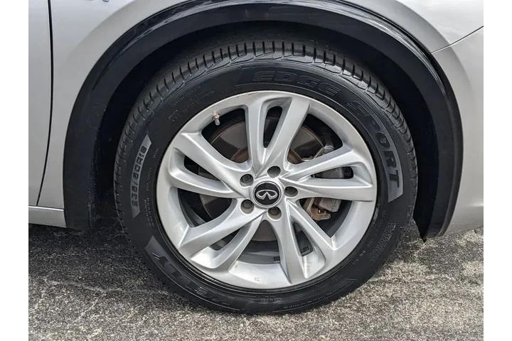 $13987 : INFINITI QX30 2018 Base 4dr image 7