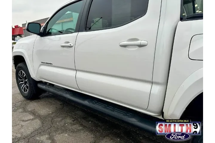 $34088 : Toyota Tacoma 2021 4x4 TRD S image 10