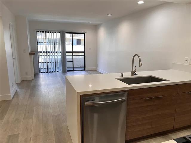 $1800 : 2BD 2BA FOR RENT image 6