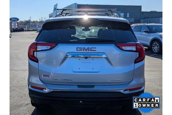 $22458 : GMC Terrain 2022 AWD SLT 4dr image 4