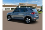 $24835 : Hyundai VENUE 2025 SEL 4dr C thumbnail