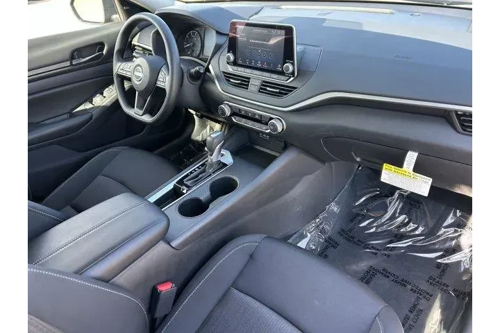 $23091 : Nissan Altima 2025 2.5 S 4dr image 8