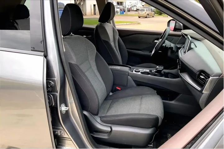 $18748 : Nissan Rogue 2021 AWD SV 4dr image 9