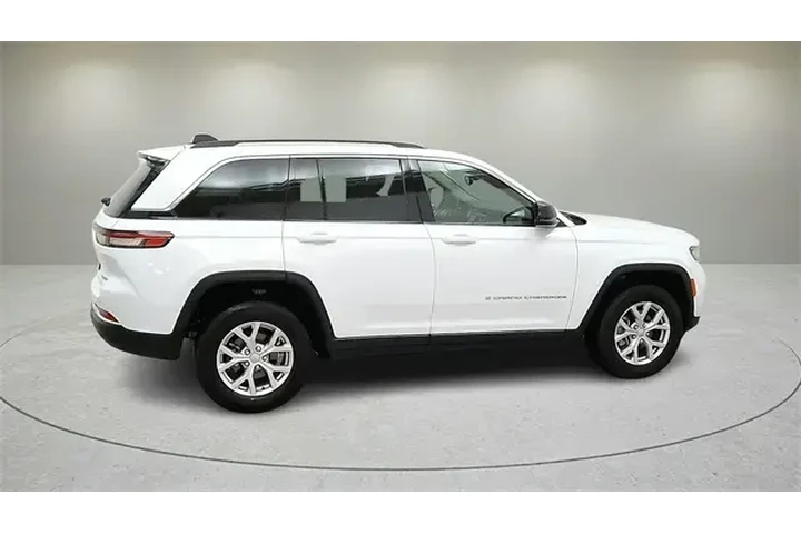 $29977 : Jeep Grand Cherokee 2022 4x4 image 10