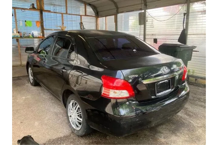 $6990 : 2010 Yaris image 5