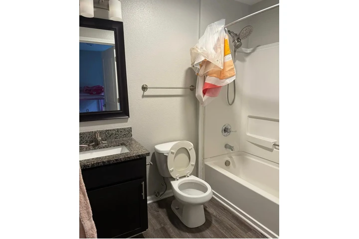 SOLUTION USA LL image 3