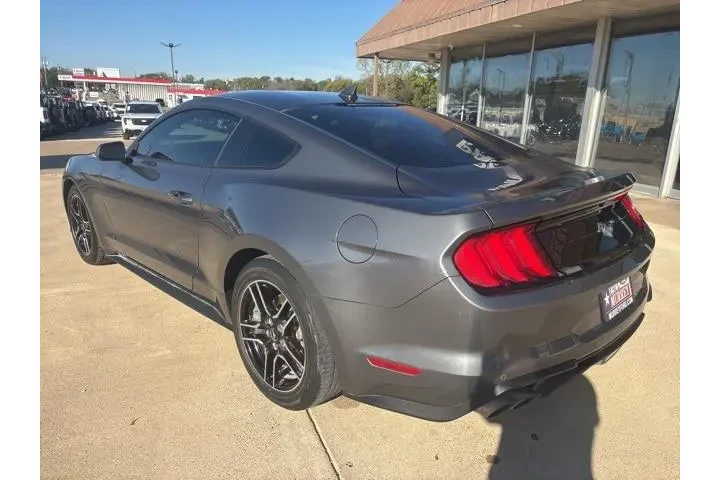 Ford Mustang 2022 EcoBoost 2 image 4