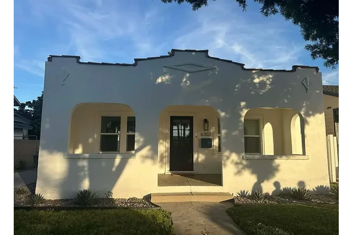 $1450 : spacious, open living home image 1