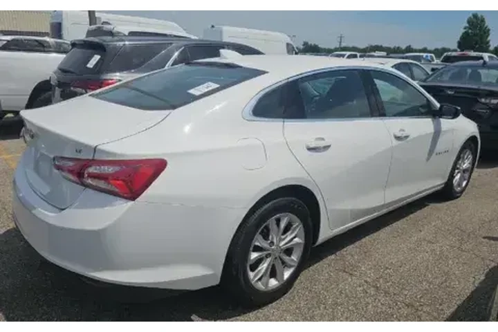 $15764 : 2020 Malibu image 2