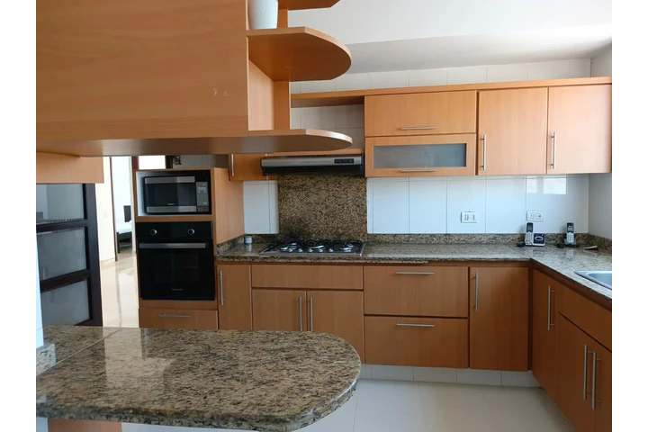 $3500 : penthouse image 3