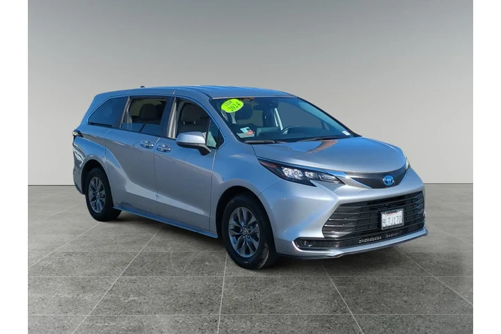 $38484 : Toyota Sienna 2024 LE 8-Pass image 7