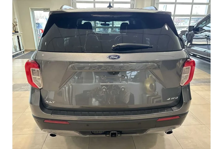 $29989 : Ford Explorer 2022 AWD XLT 4 image 4