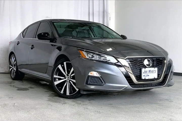 $17492 : Nissan Altima 2021 2.5 SR 4d image 1