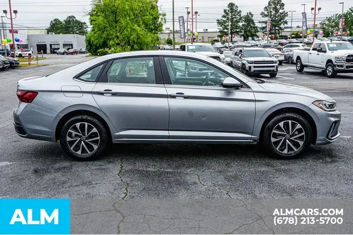 $18920 : Volkswagen Jetta 2025 S 4dr image 9