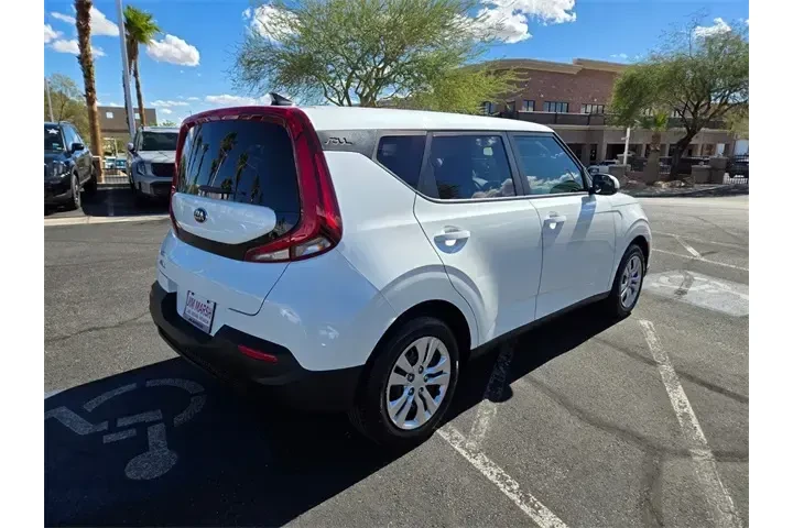 $14450 : Kia Soul 2021 LX 4dr Crossov image 6
