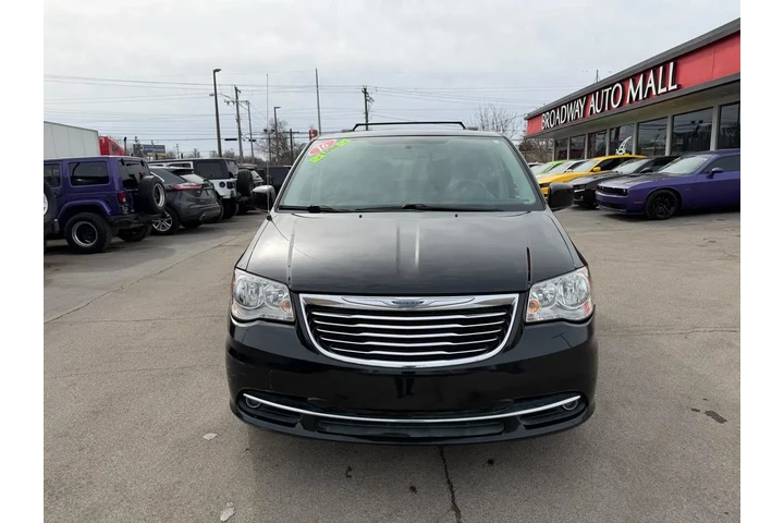 $5980 : 2016 Town & Country 4dr Wgn T image 7