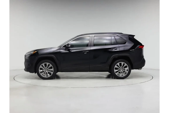 $28998 : Toyota RAV4 2023 XLE Premium image 3