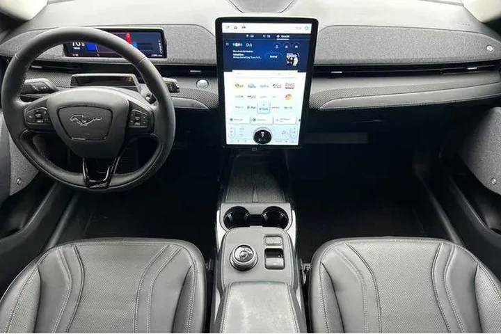 $29996 : Ford Mustang Mach-E 2024 Pre image 5