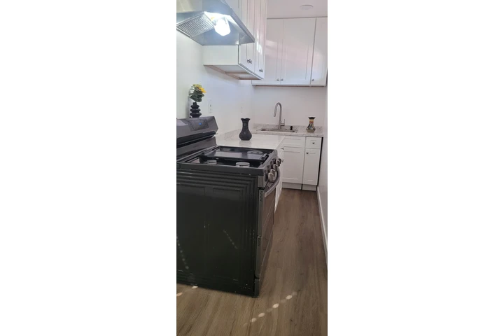 $1650 : Studio disponible image 1