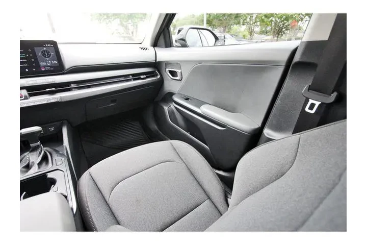 $21595 : Kia K4 2025 LXS 4dr Sedan image 9