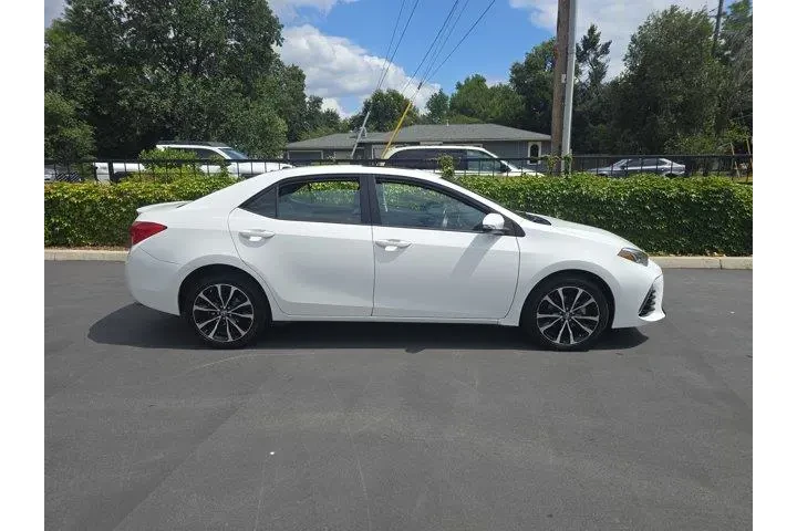$16995 : Toyota Corolla 2017 XSE 4dr image 10