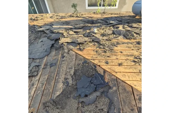 Aguilar Roofing Services image 4