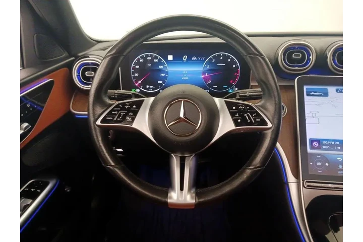 $29998 : Mercedes-Benz C-Class 2022 C image 10