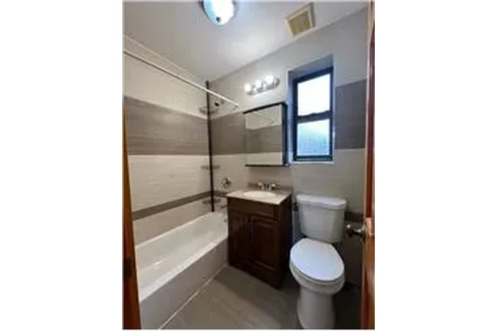 $2500 : Rental property with 1 bedro image 7